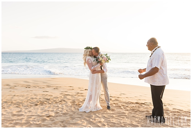 beach wedding elopement Maui 