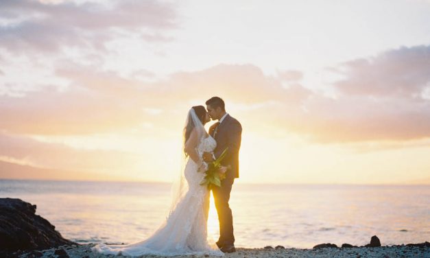 Tropical Maui Wedding at the Olowalu Plantation House