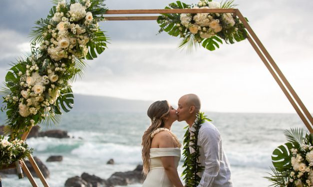 Greenery + White Wedding at the Kukahiko Estate