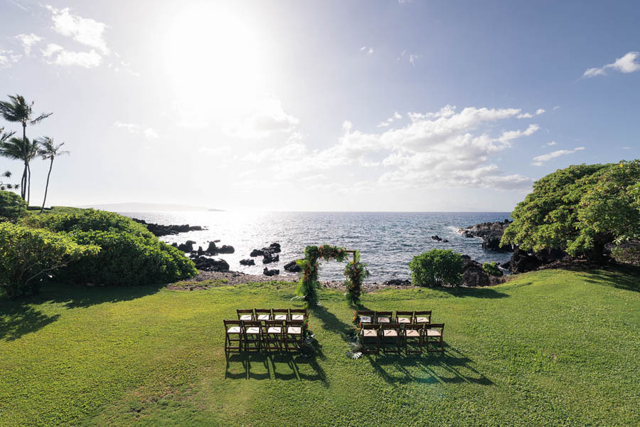 Tropical Maui Wedding at the Kukahiko Estate