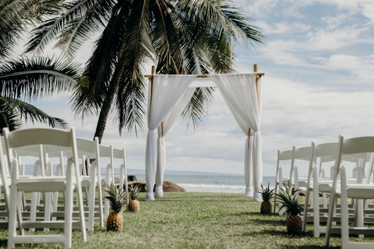 Simple Pineapple Wedding at the Olowalu Plantation House